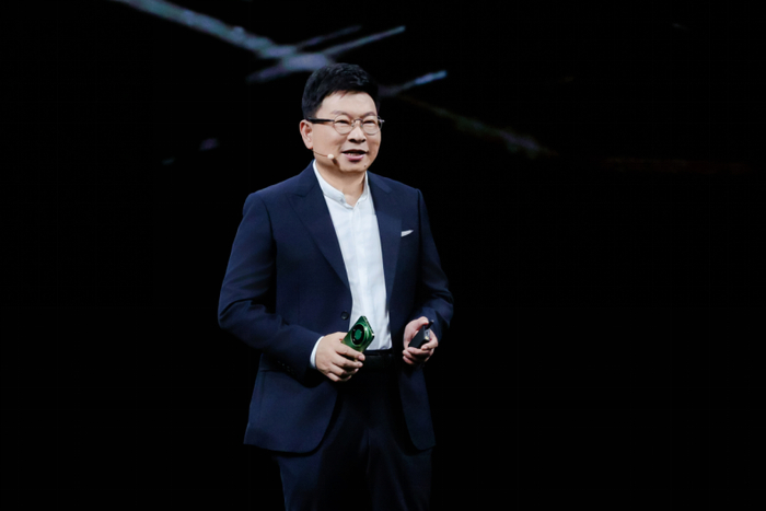 华为Mate 90系列发布，逻辑折叠τ芯片登场